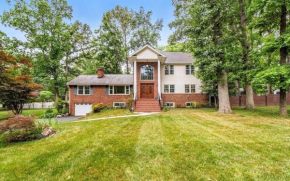 Cozy 5BR Home near Washington, DC